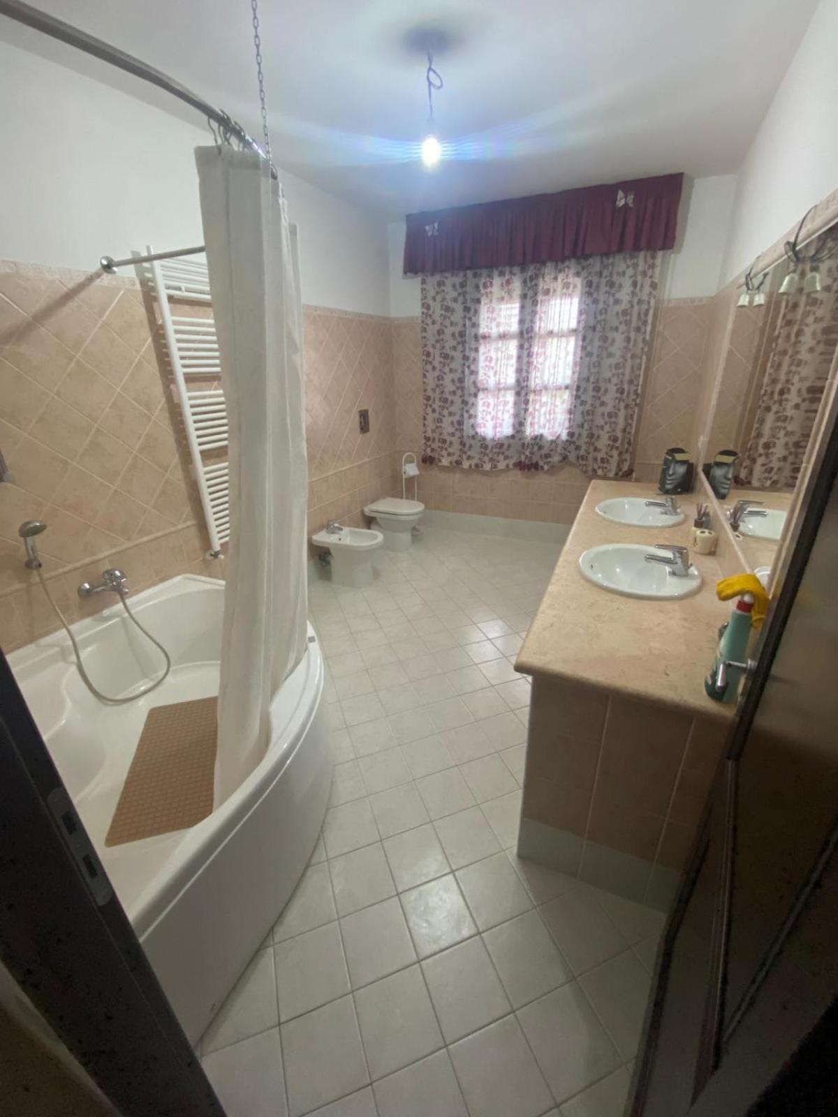 Il Nuraghe Bed & Breakfast Uras Exterior foto